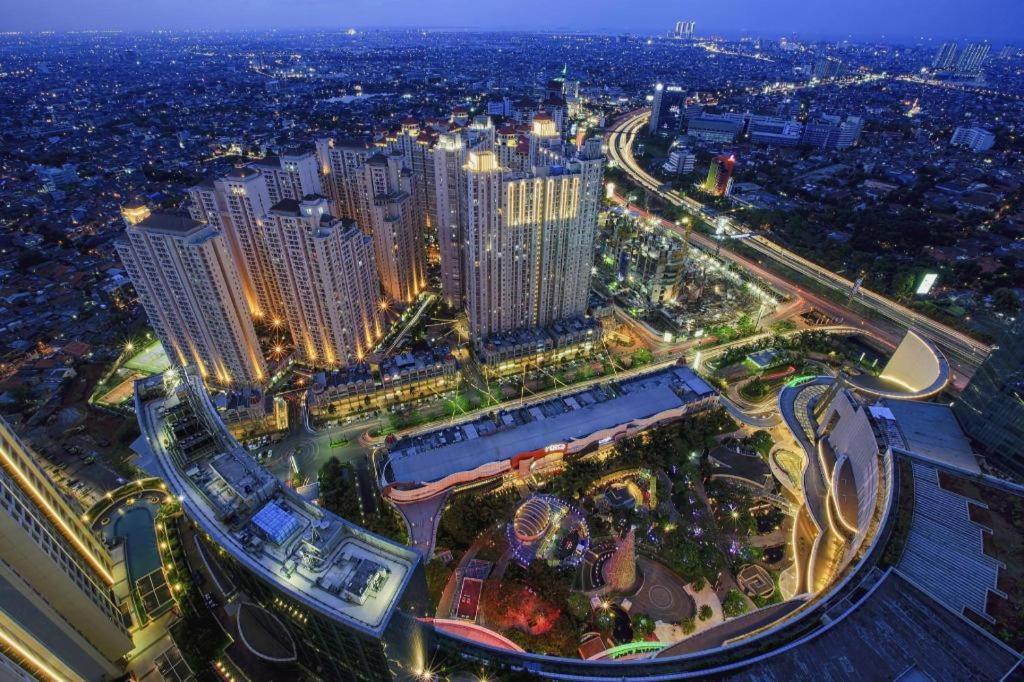 Capital O 281 Hotelo Джакарта Экстерьер фото